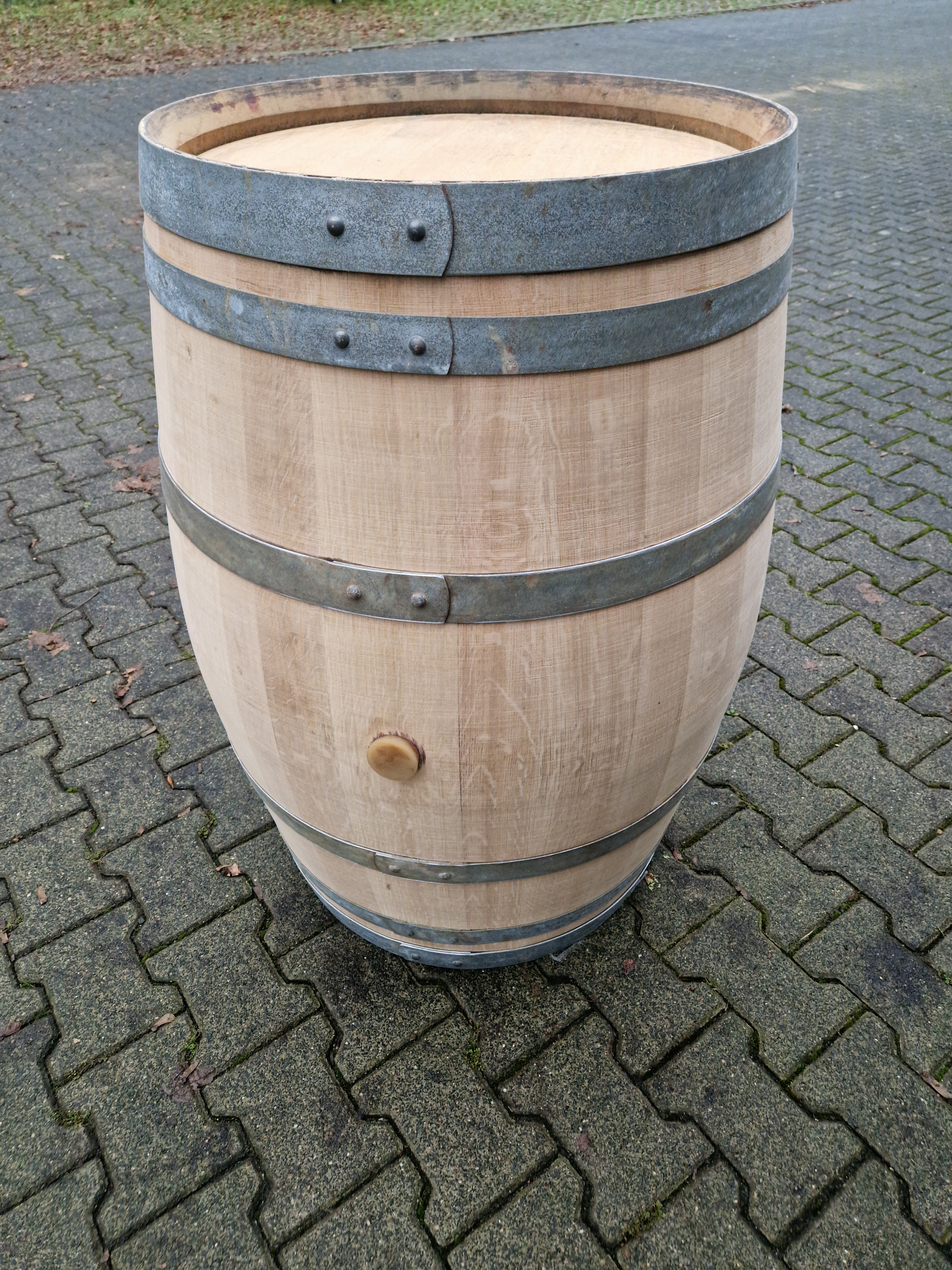 Geschliffenes Weinfass, 225L